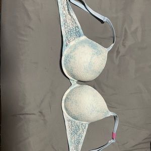 Victoria’s Secret/ Pink bra